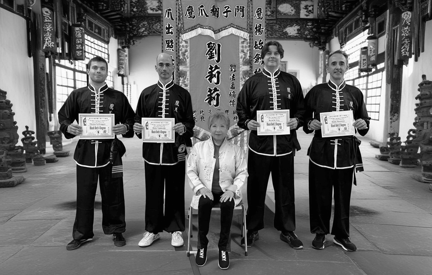 In maart 2024 behaalden Thomas en Dieter de zwarte gordel vierde graad, en Danny en Kevin de zwarte gordel tweede graad in de Arendklauw Kungfu-stijl Yin Zhao Fan Zi Moon, onder leiding van Grootmeester Lily Lau.